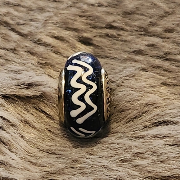 NEW Authentic Pandora Murano Glass Charm.  Bundle to save on shipping costs!  Pl - Picture 1 of 3